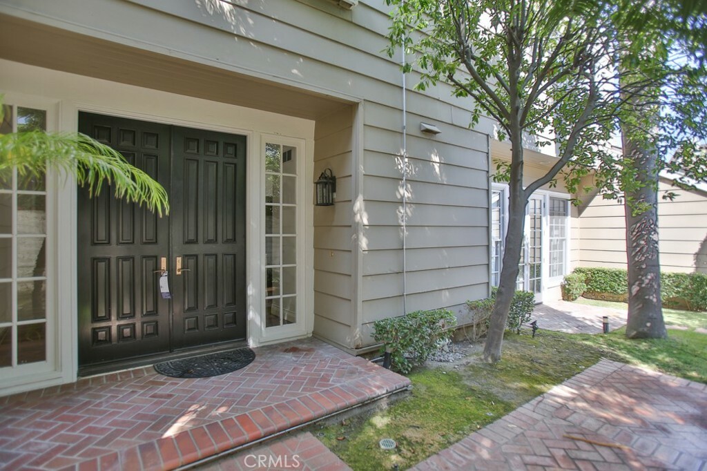 Property Photo:  25 Hillsdale Drive 6  CA 92660 