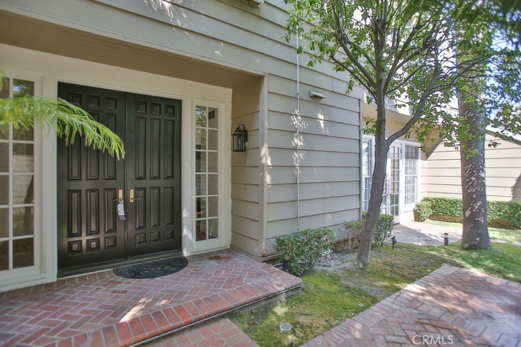 Property Photo:  25 Hillsdale Drive 6  CA 92660 