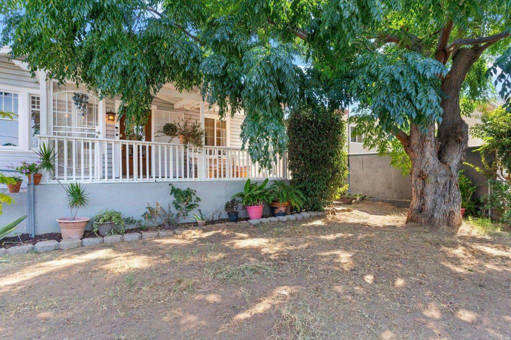 Property Photo:  1040 S Broadway  CA 92025 