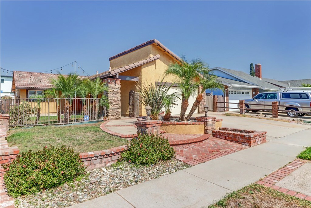 Property Photo:  4553 E Larkspur Circle  CA 92807 