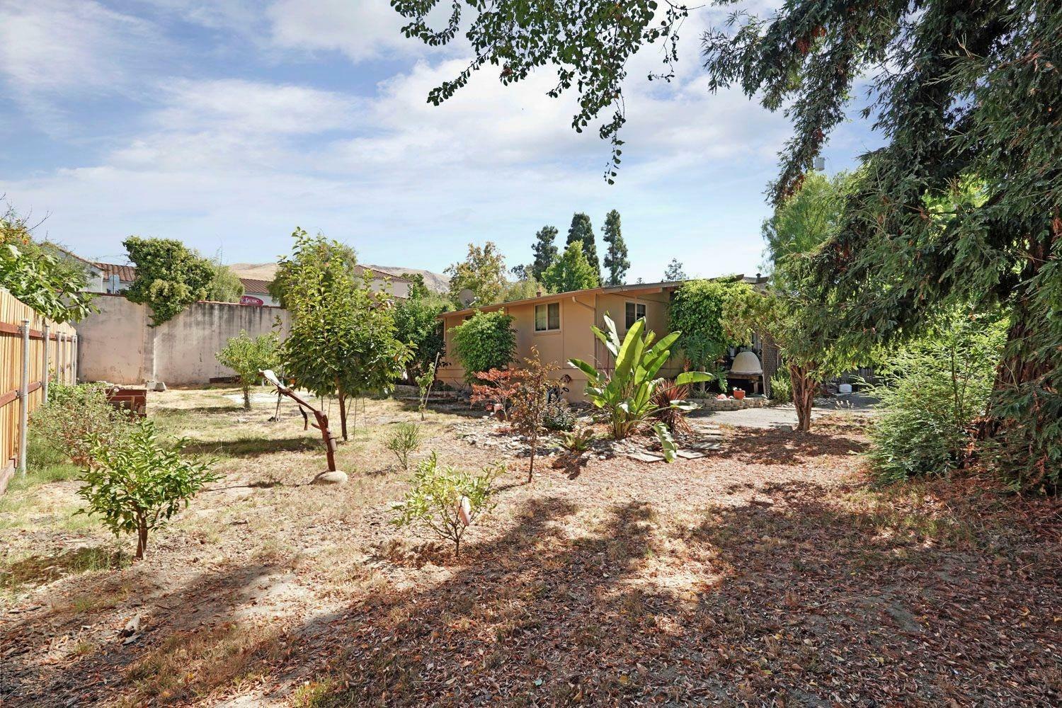 Property Photo:  169 Pine Street  CA 94539 