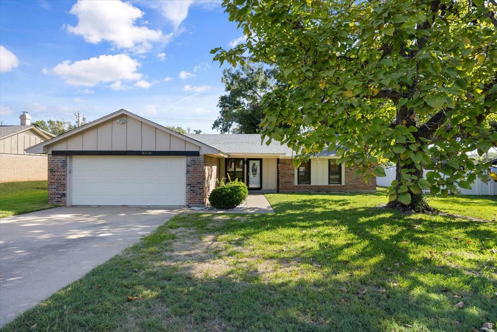 5325 Mission Circle  Granbury TX 76049 photo