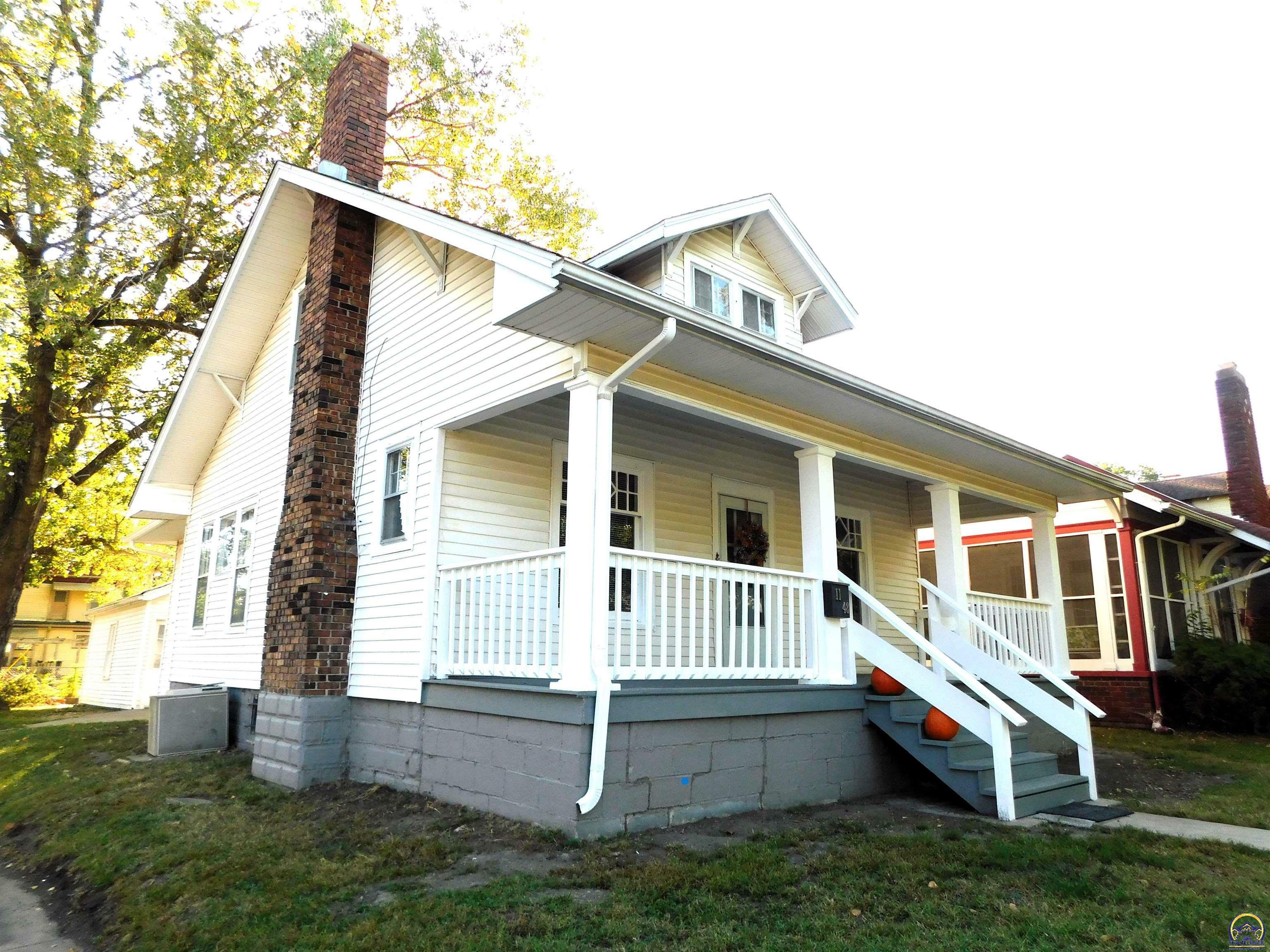 Property Photo:  1148 SW College Ave  KS 66604 