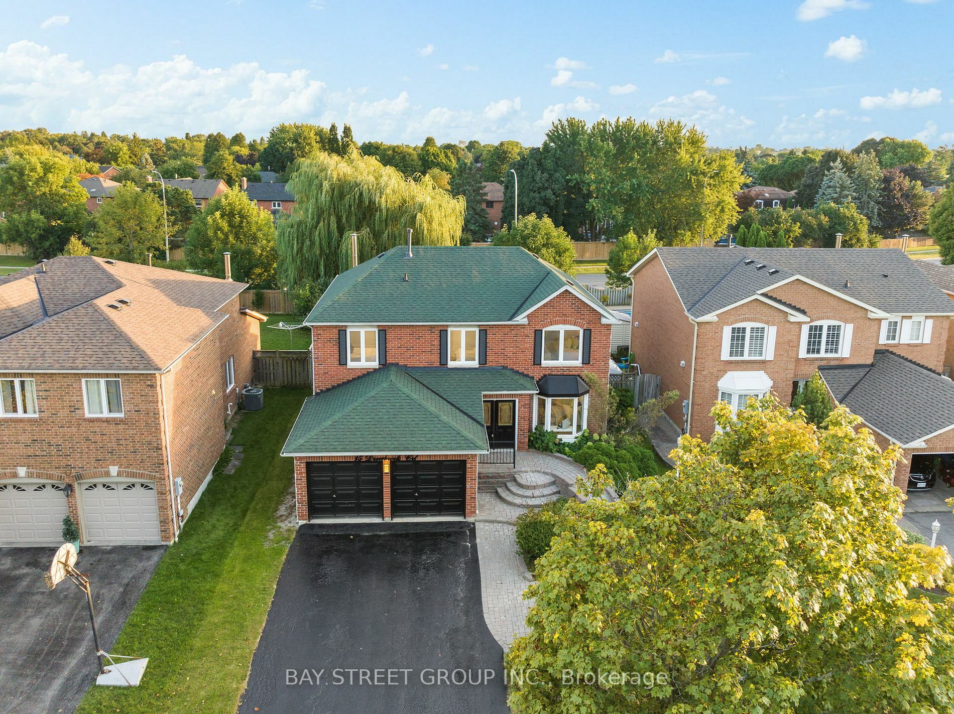 Property Photo:  15 Drewbrook Crt  ON L1N 8M9 