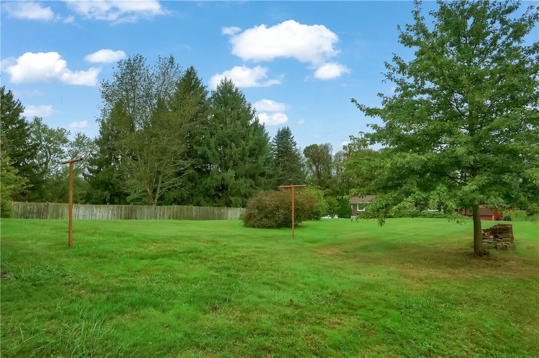 Property Photo:  184 Florence Rd  PA 15066 