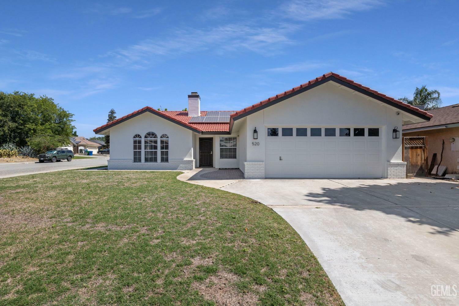 Property Photo:  520 Sarabande Avenue  CA 93308 