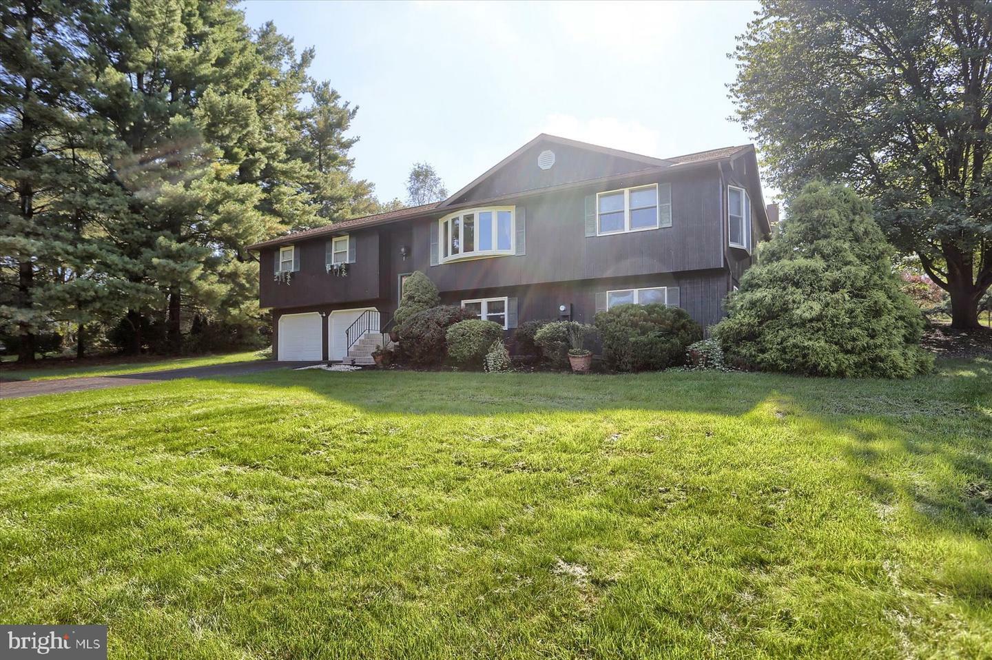 Property Photo:  18 Chestnut Drive  PA 17015 