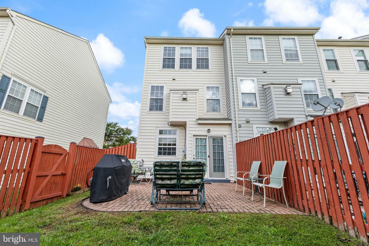 Property Photo:  44517 Potter Terrace  VA 20147 