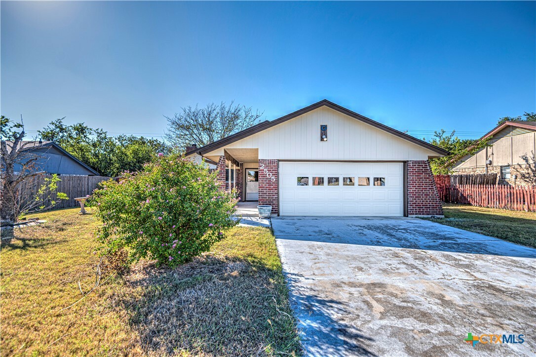 Property Photo:  2505 Lago Trail  TX 76543 