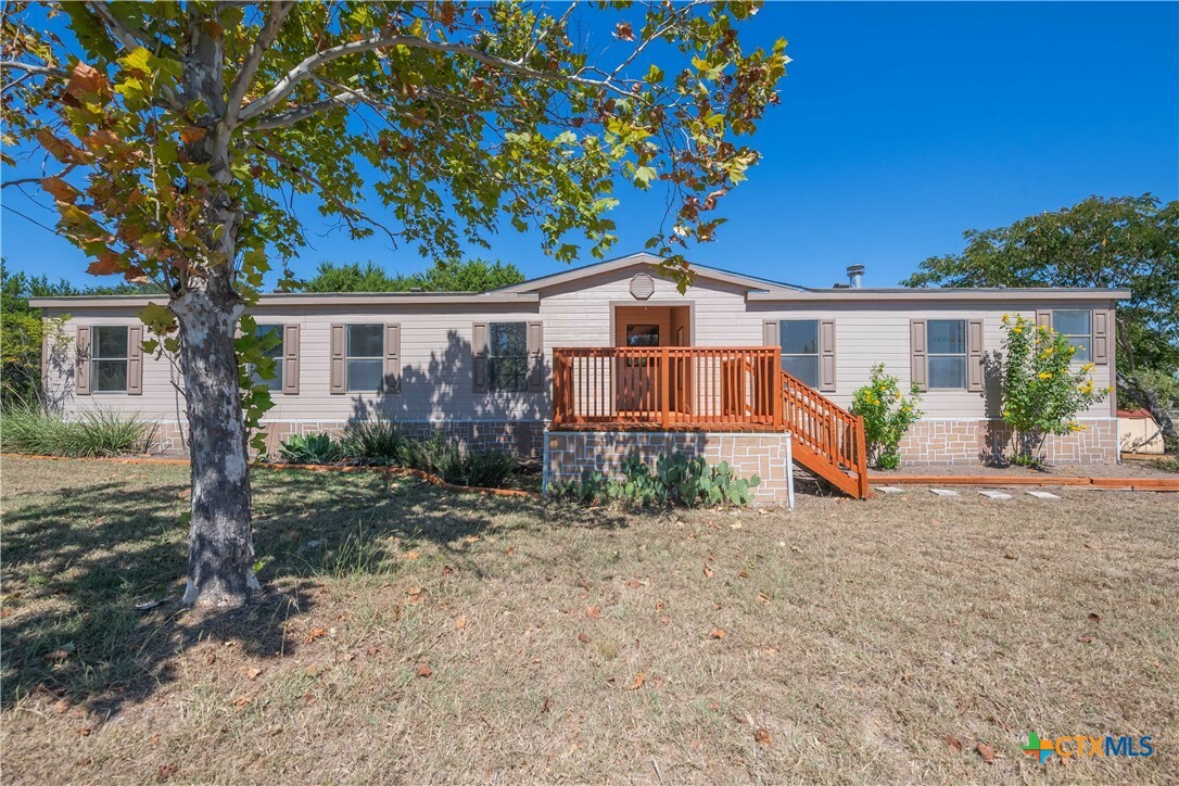 Property Photo:  185 County Road 4127  TX 76550 