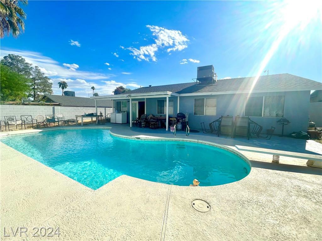 Property Photo:  3852 Vista Largo Drive  NV 89121 