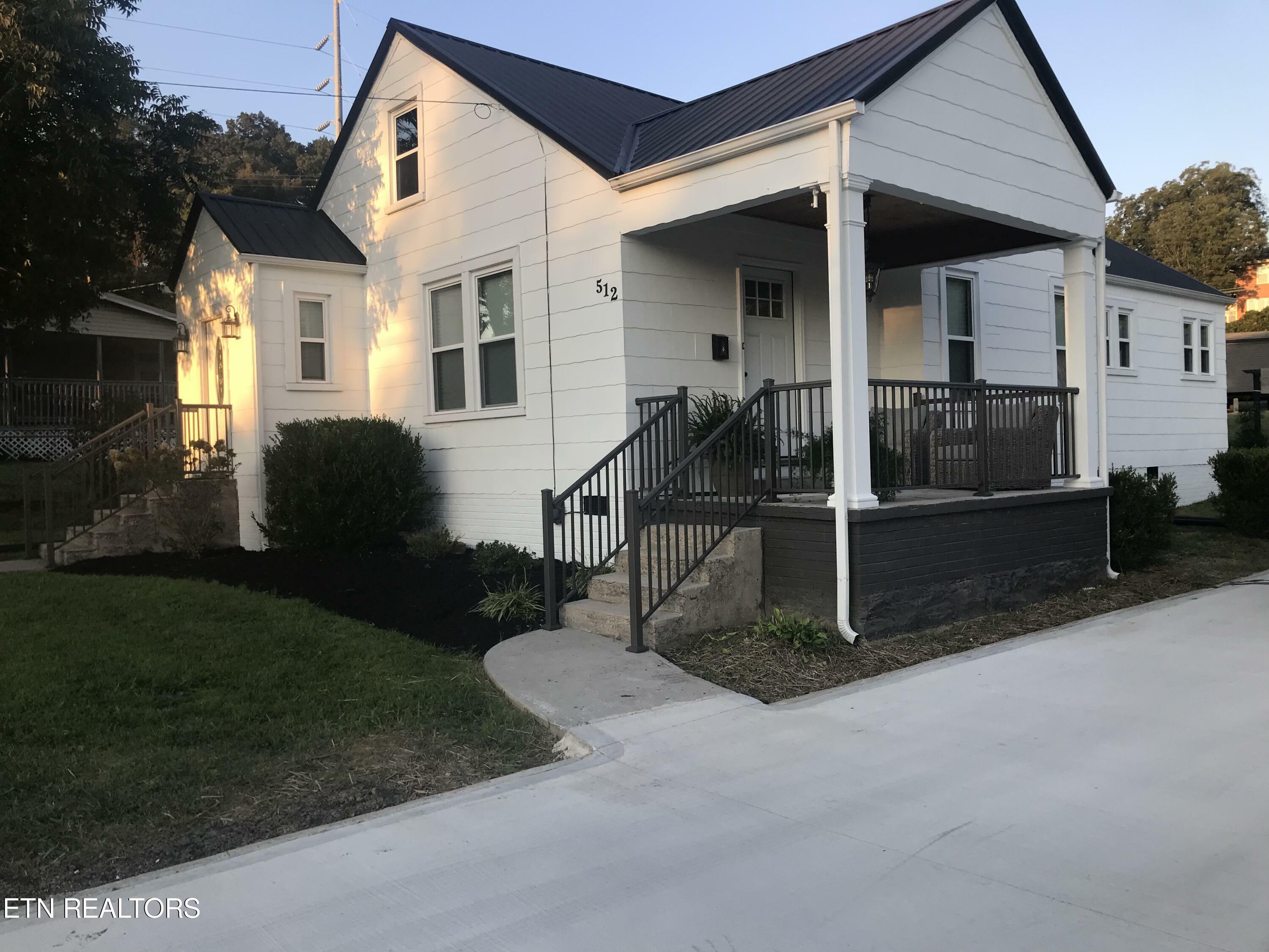 Property Photo:  512 N 25th St  KY 40965 