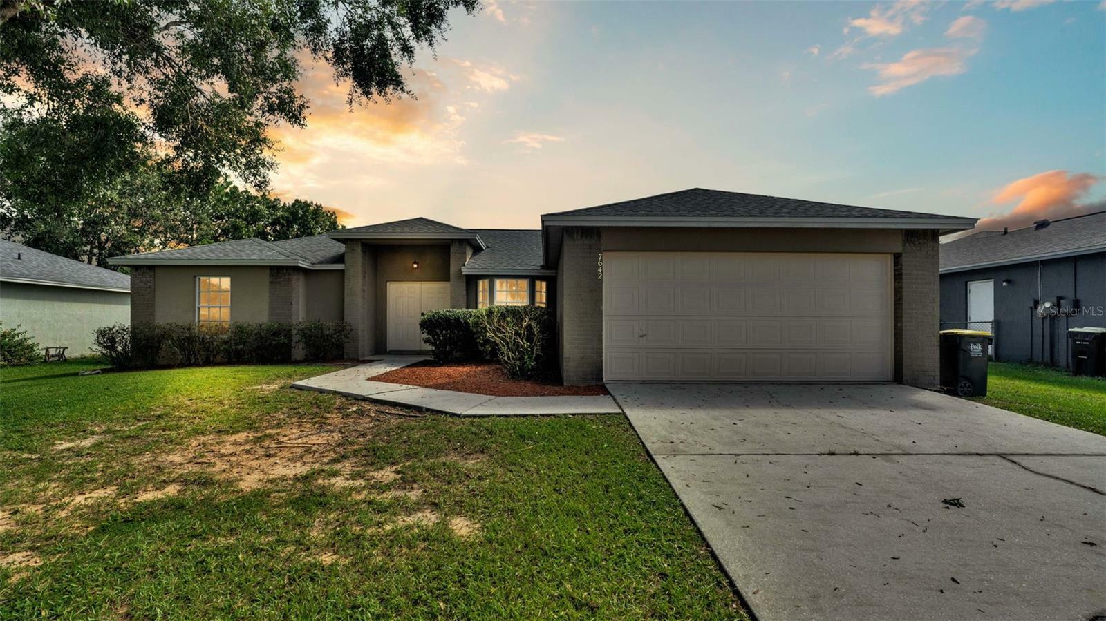 Property Photo:  7642 Habersham Drive  FL 33810 