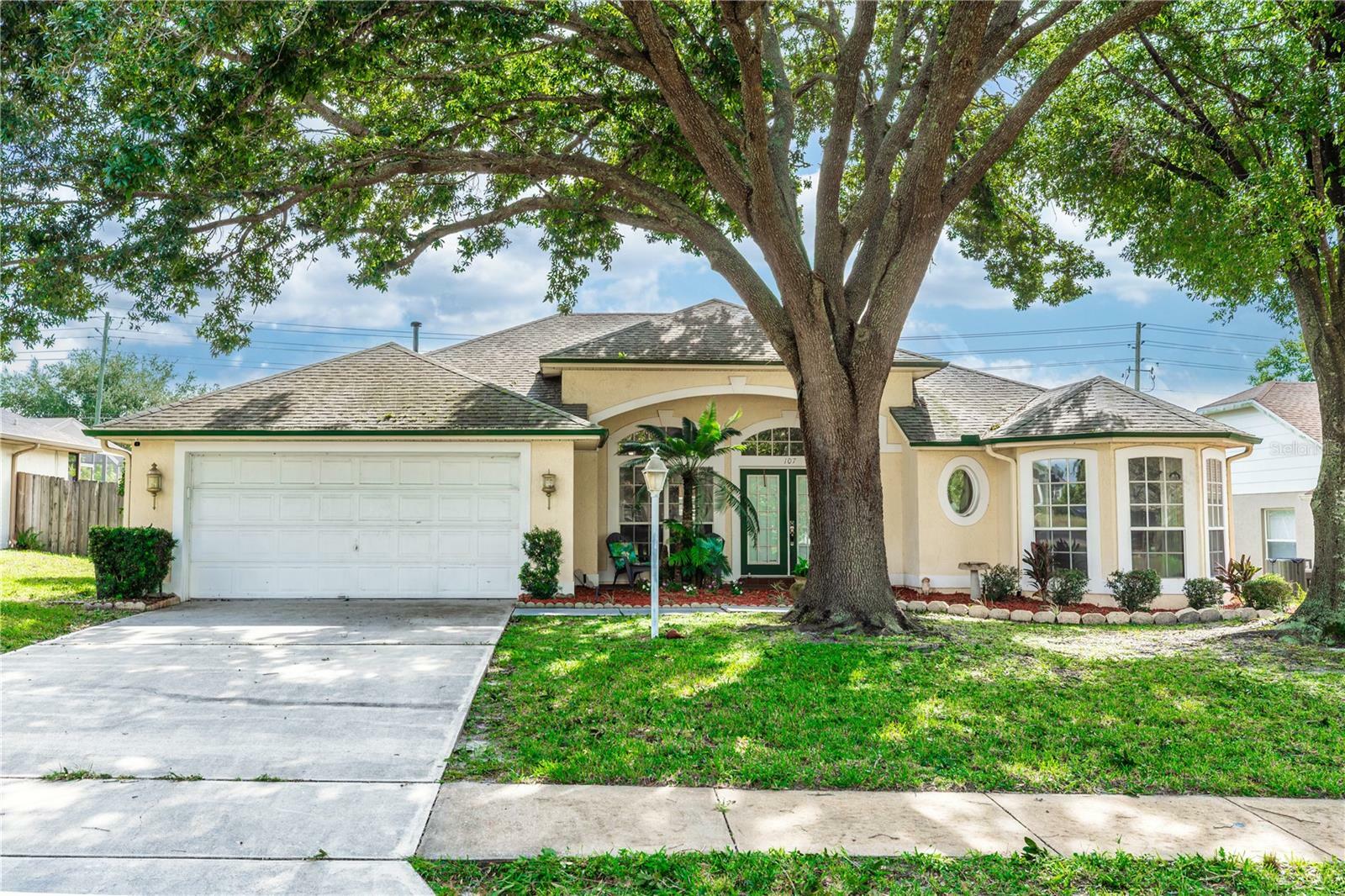 Property Photo:  107 Needlewood Loop  FL 32713 