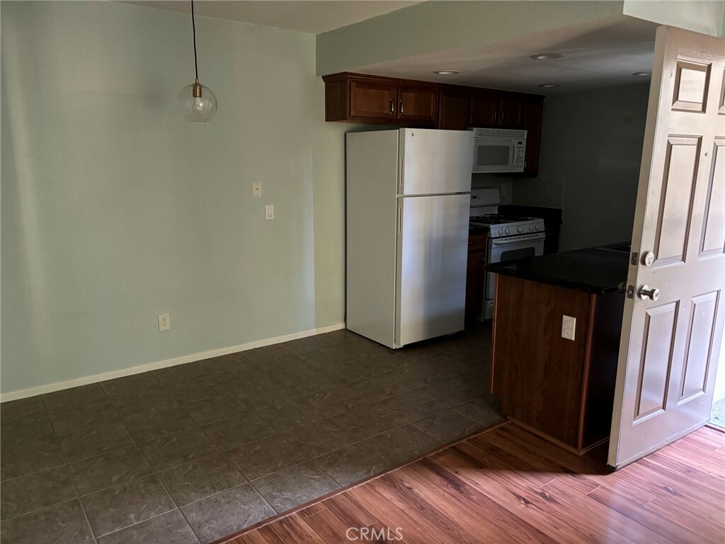 Property Photo: 1146 W Blaine Street 202 CA 92507