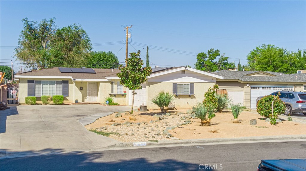 Property Photo:  45029 16th Street W  CA 93534 