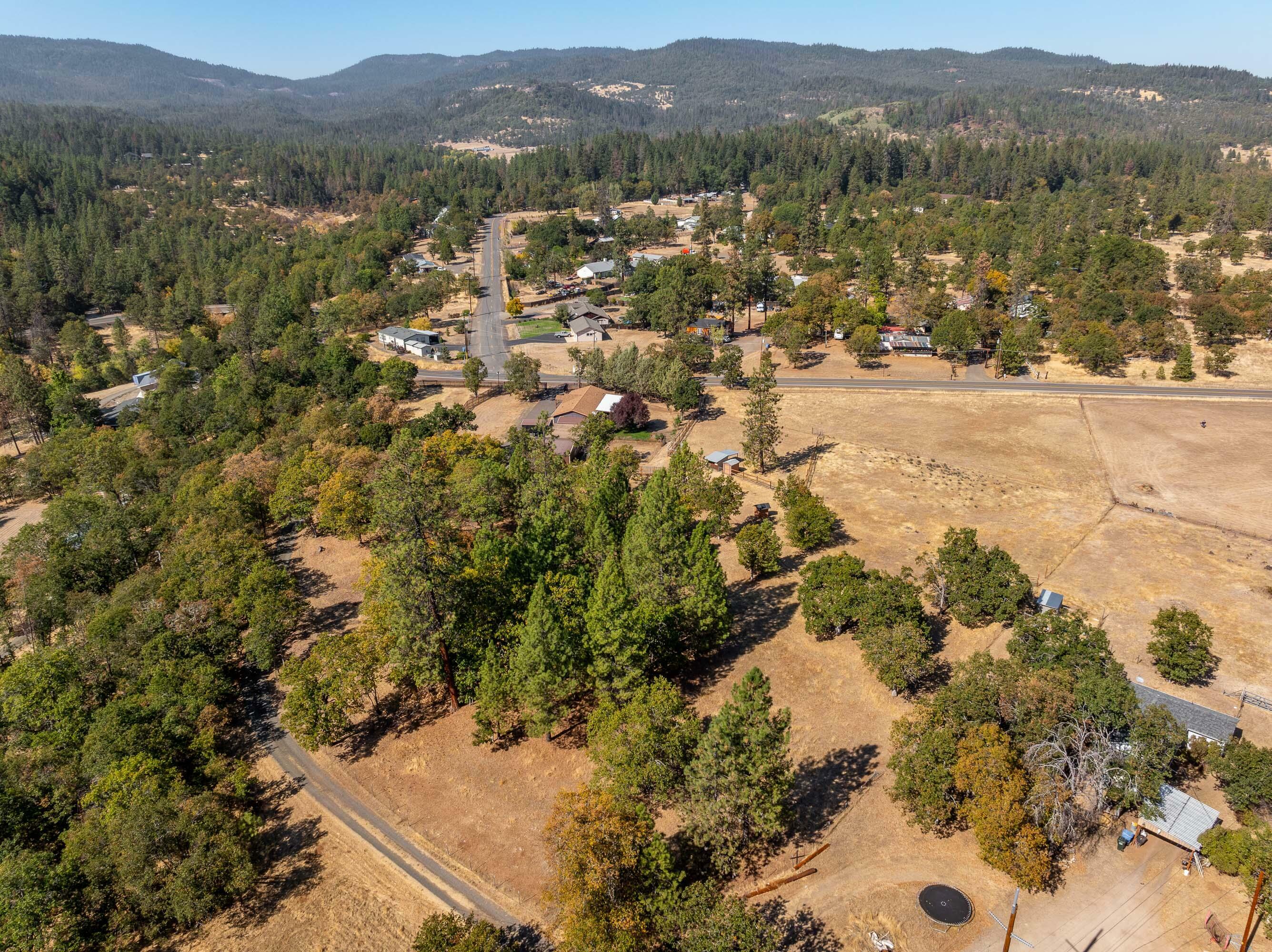 Property Photo:  6100 Rogue River Drive  OR 97524 