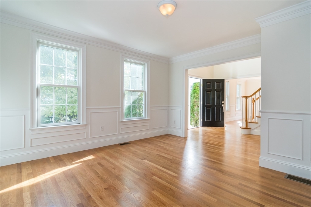 Property Photo:  56 Edgemoor Ave  MA 02482 