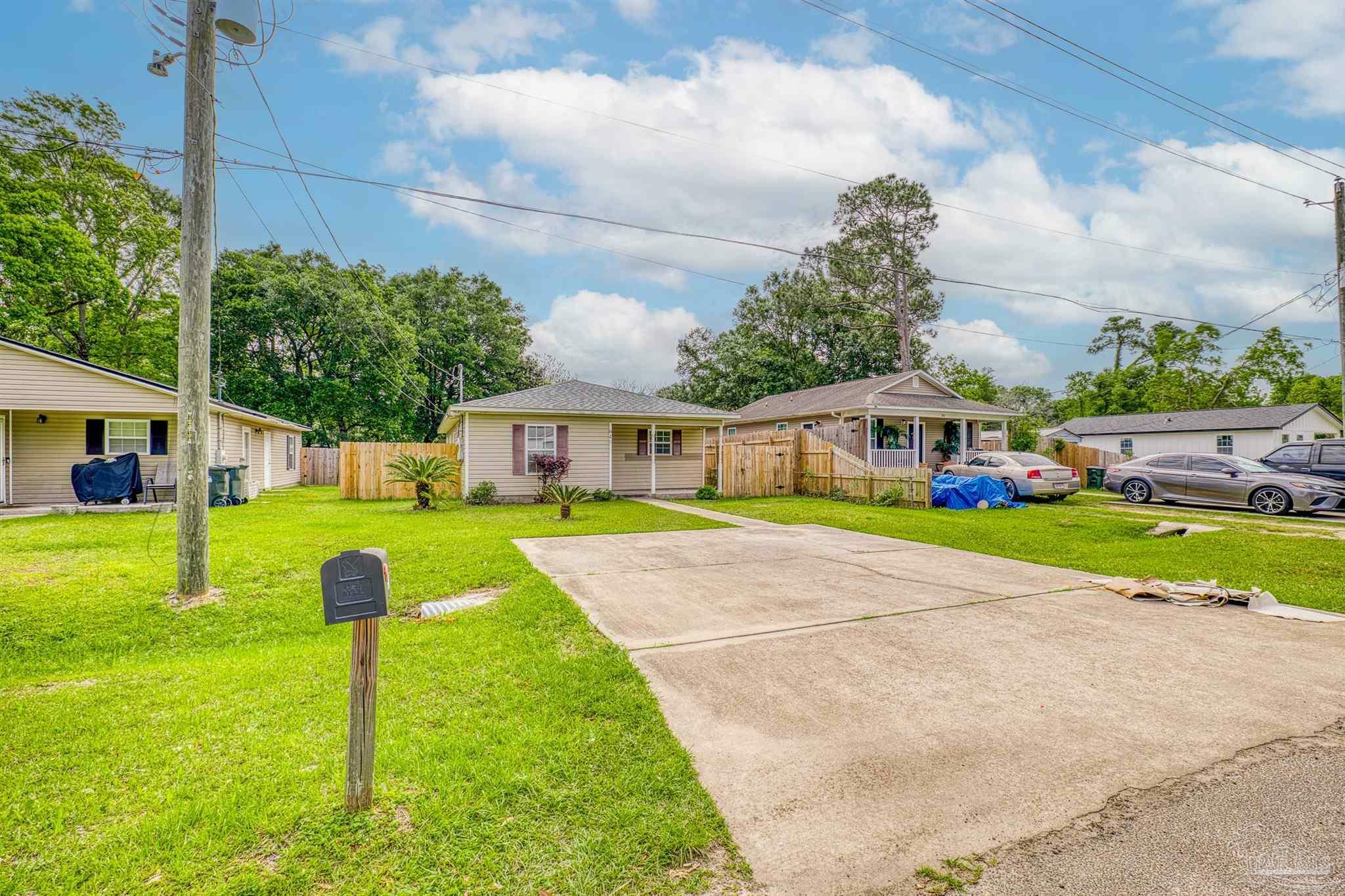 Property Photo:  820 Colbert Ave  FL 32507 