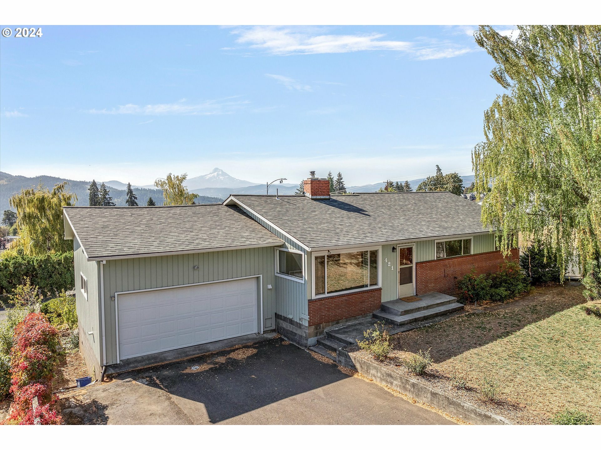 Property Photo:  421 NE Columbia St  WA 98672 