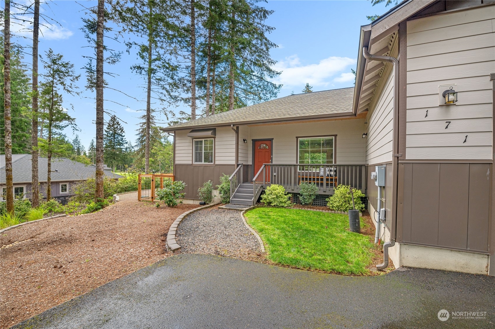 Property Photo:  171 E Susan Lane  WA 98592 