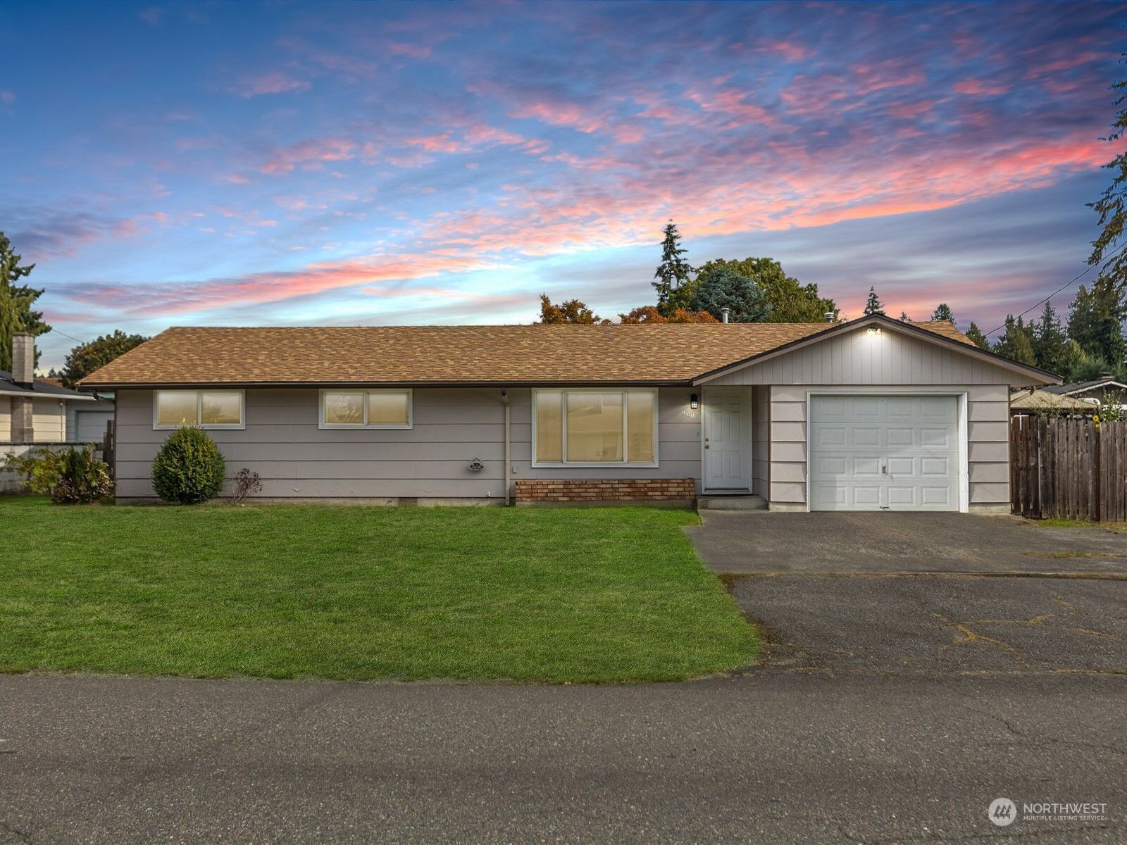 Property Photo:  9001 48th Drive NE  WA 98270 