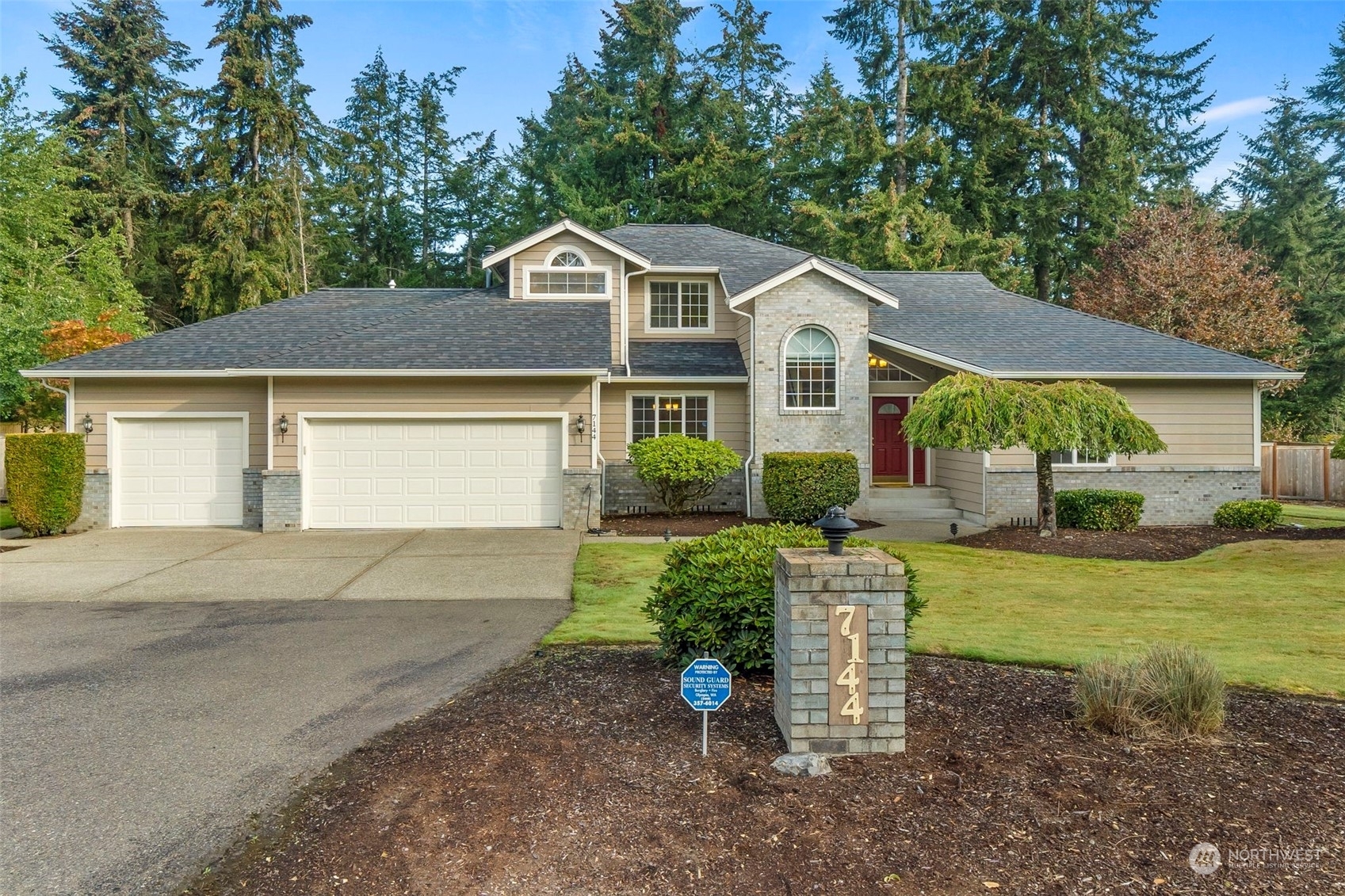 Property Photo:  7144  Highlands Drive NE  WA 98516 