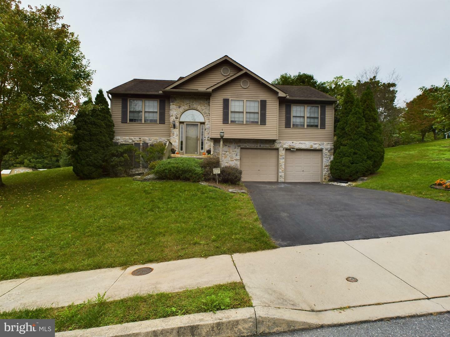 403 Rabbit Hill Lane  Lancaster PA 17603 photo