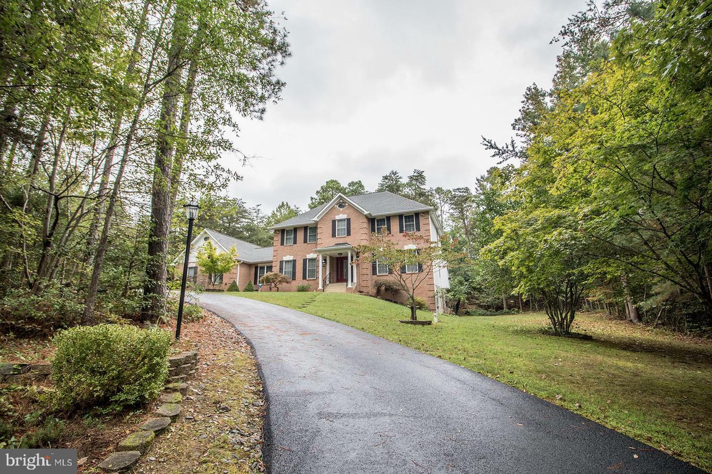 Property Photo:  43610 Deer Run Court  MD 20650 