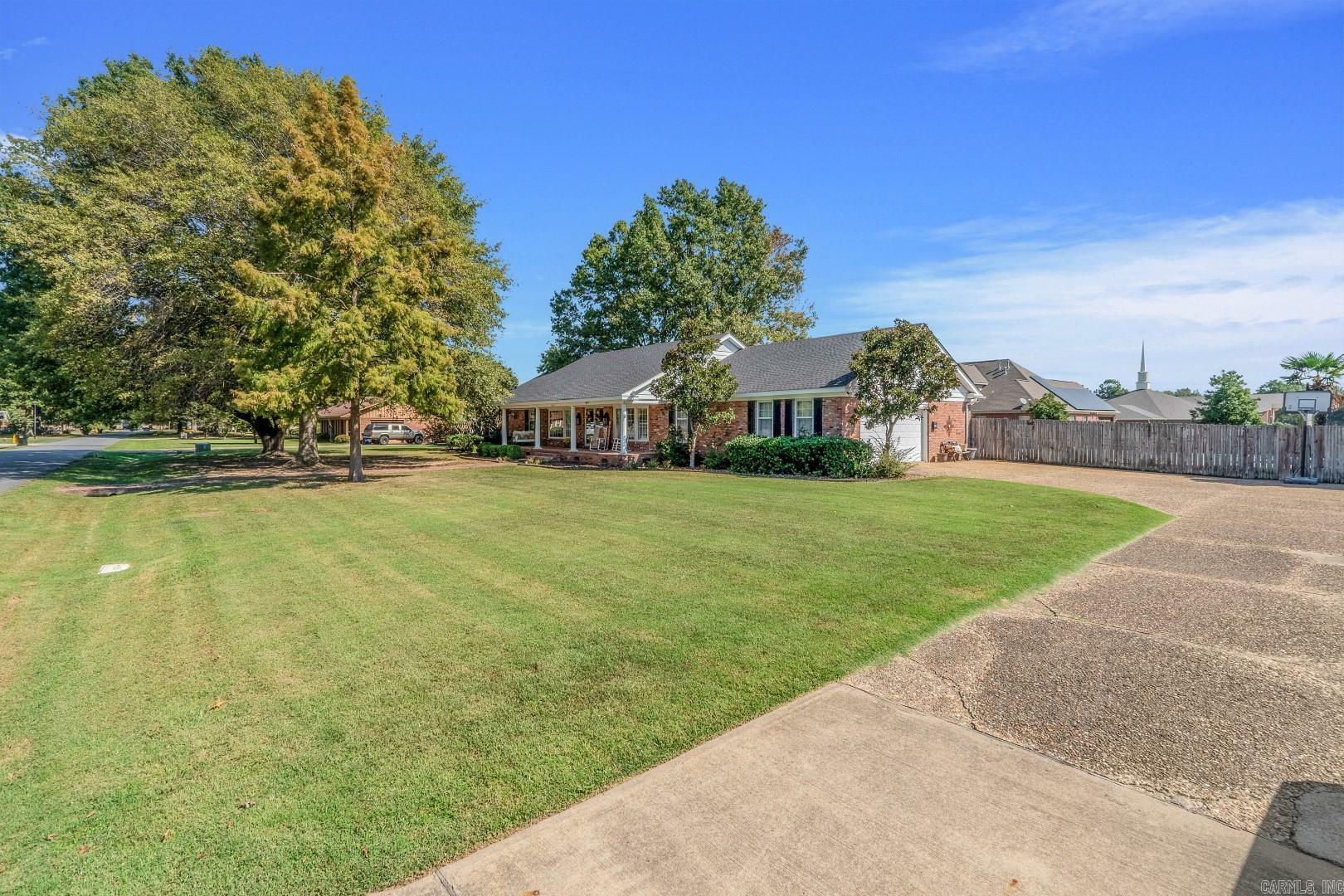 Property Photo:  200 Chestnut Drive  AR 72046 