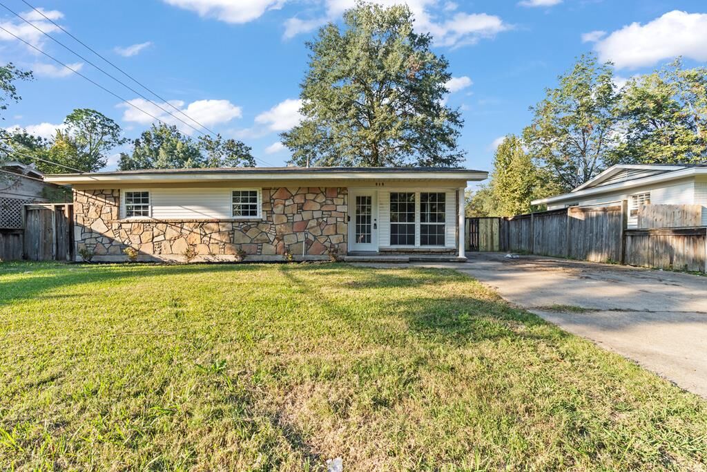 Property Photo:  515 Dover Road  AR 72301 