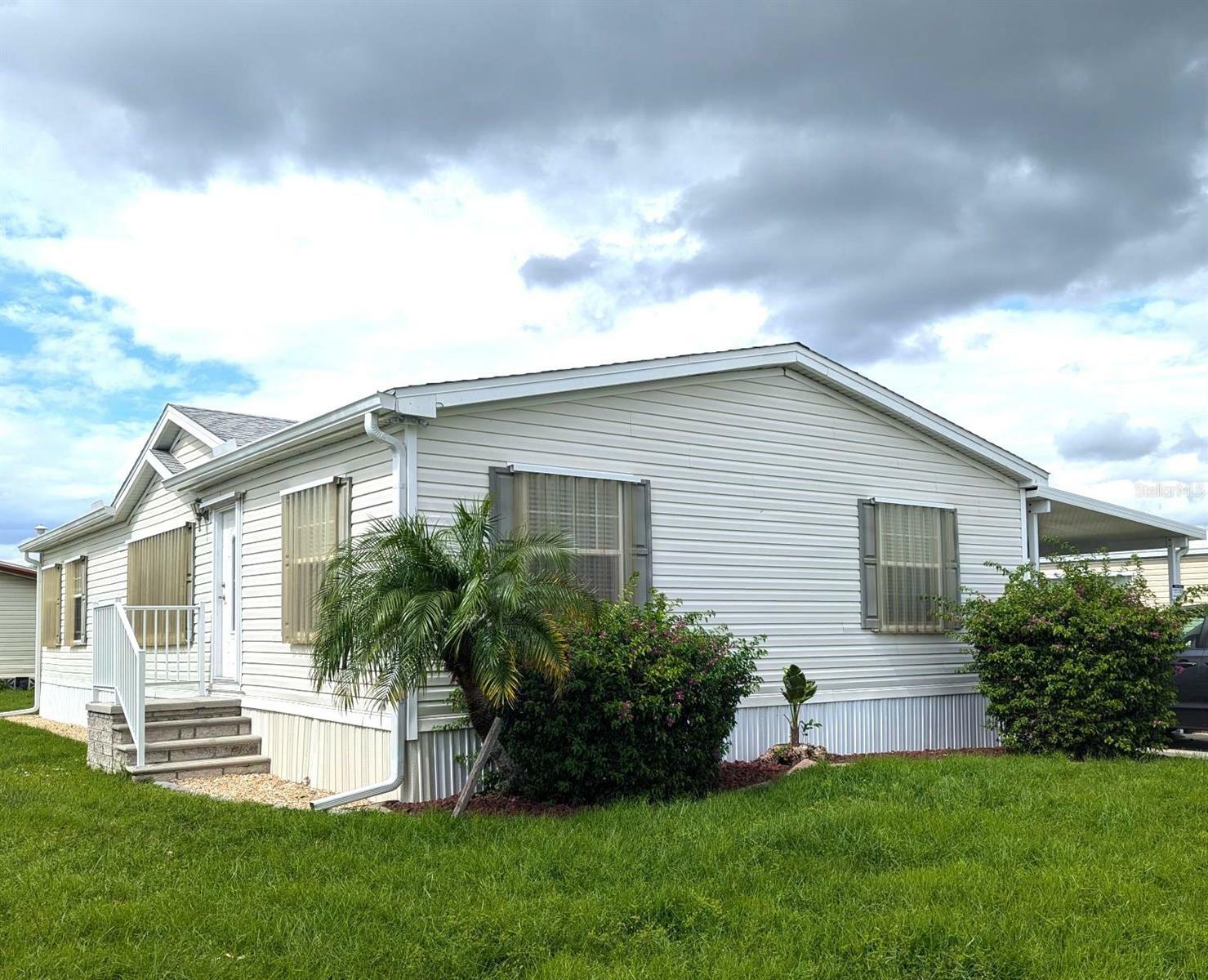 Property Photo:  2100 Kings Highway 639  FL 33980 