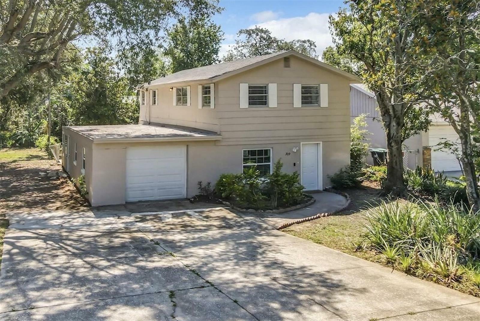 Property Photo:  309 N Normandale Avenue  FL 32835 