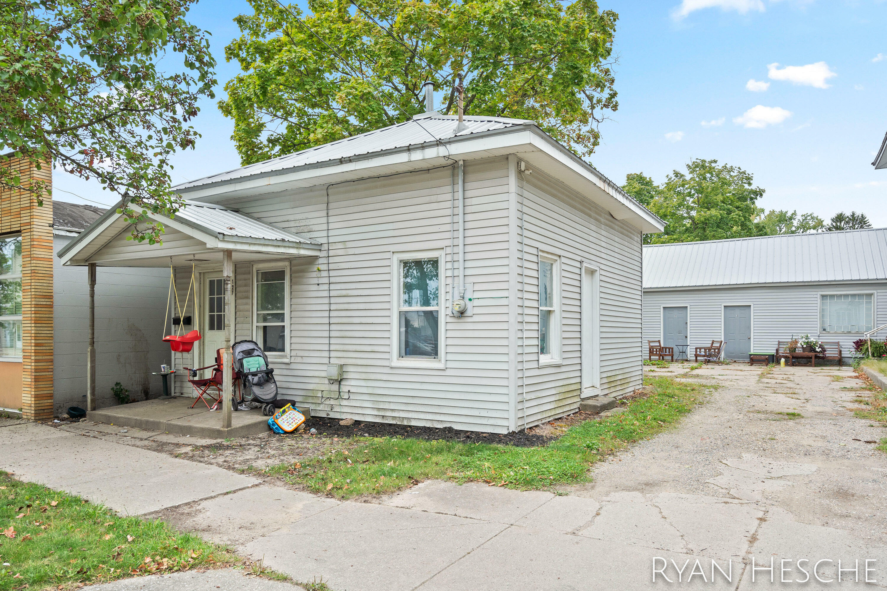 Property Photo:  127 N Camburn Street  MI 48888 