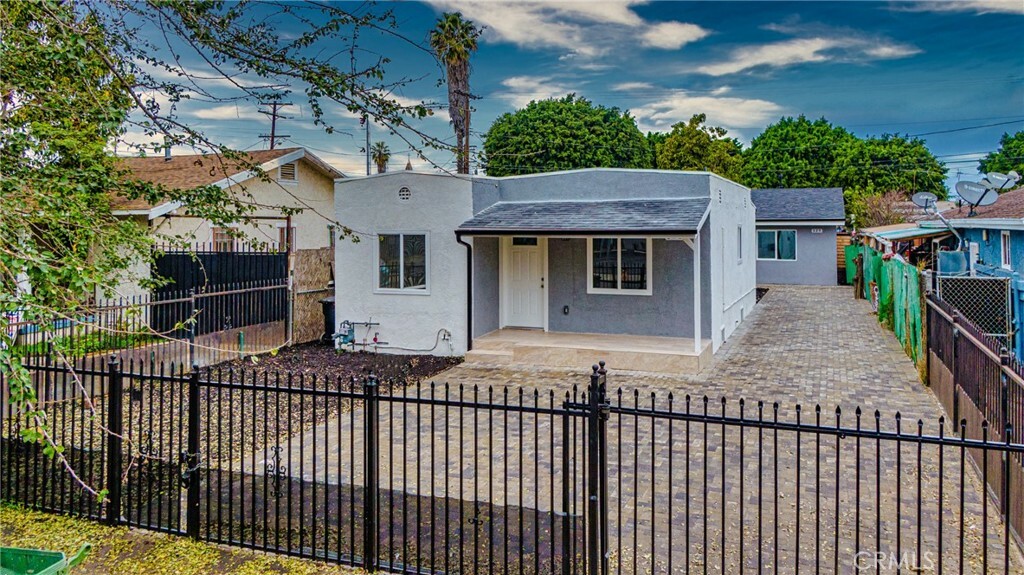 323 E 93rd Street  Los Angeles CA 90003 photo