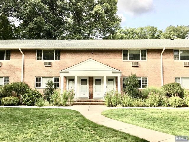 Property Photo: 706 Washington Drive NJ 07446