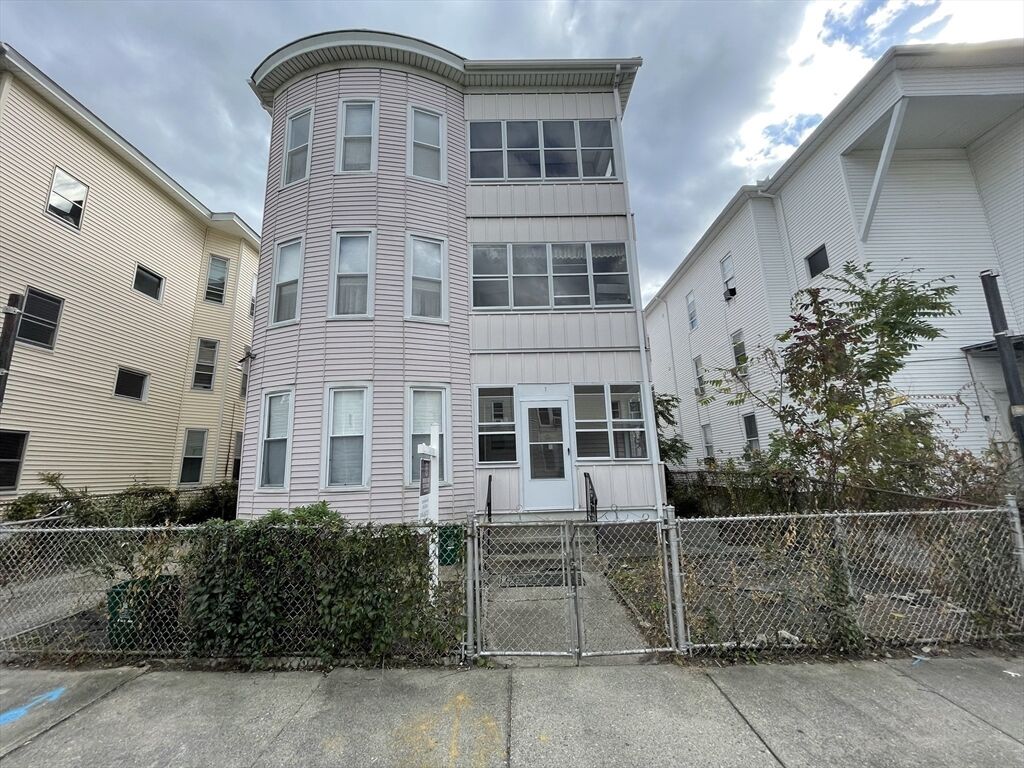 Property Photo:  7 Shawmut St  MA 01609 