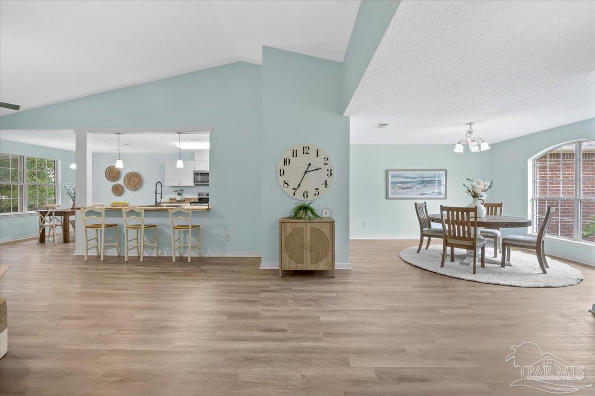 Property Photo: 5984 Ashton Woods Cir FL 32570