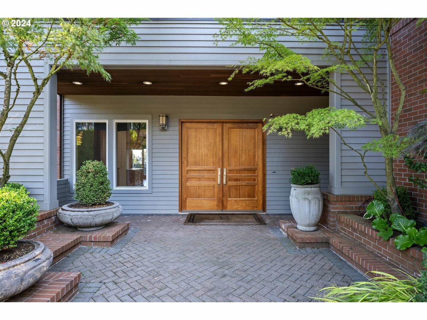 Property Photo: 3534 SW Gale Ave OR 97239