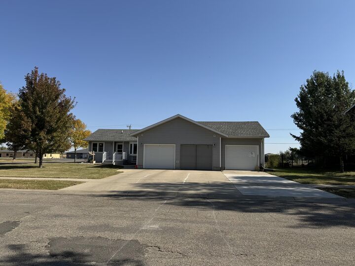 Property Photo: 1532 N 20th St SD 57401