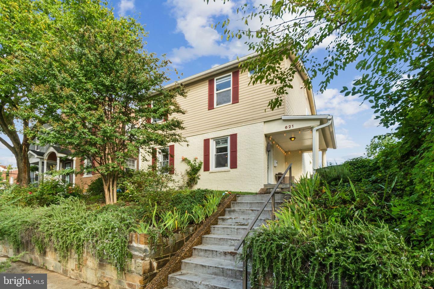 Property Photo:  621 Tewkesbury Place NW  DC 20012 