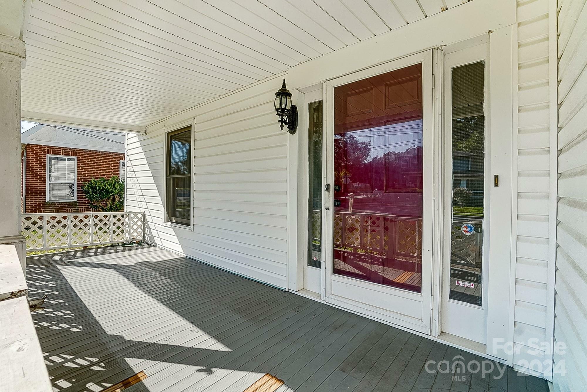 Property Photo:  156 W Statesville Avenue  NC 28115 