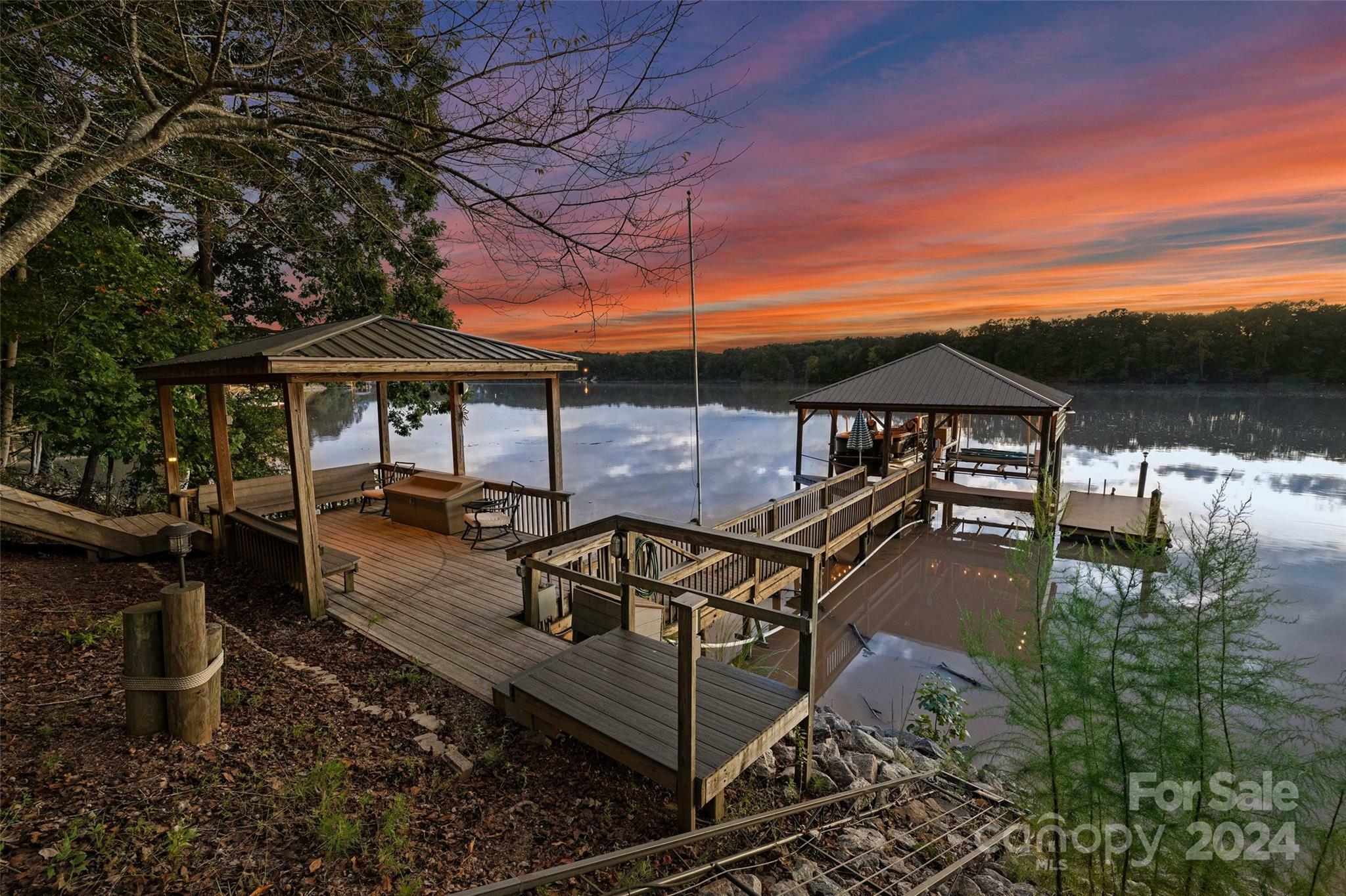 Property Photo:  272 Harbor Ridge Drive  NC 28677 