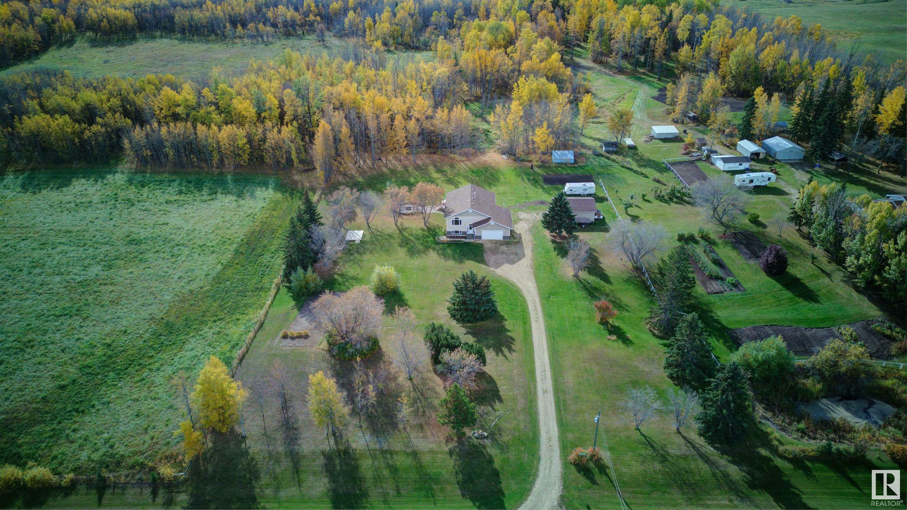 Property Photo:  5113 Twp Rd 592A  AB T7N 1N3 