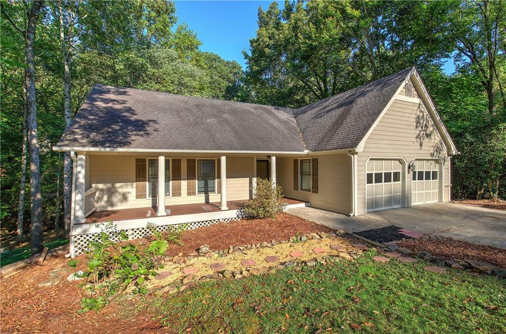 Property Photo: 1184 Parkwood Chase NW GA 30102