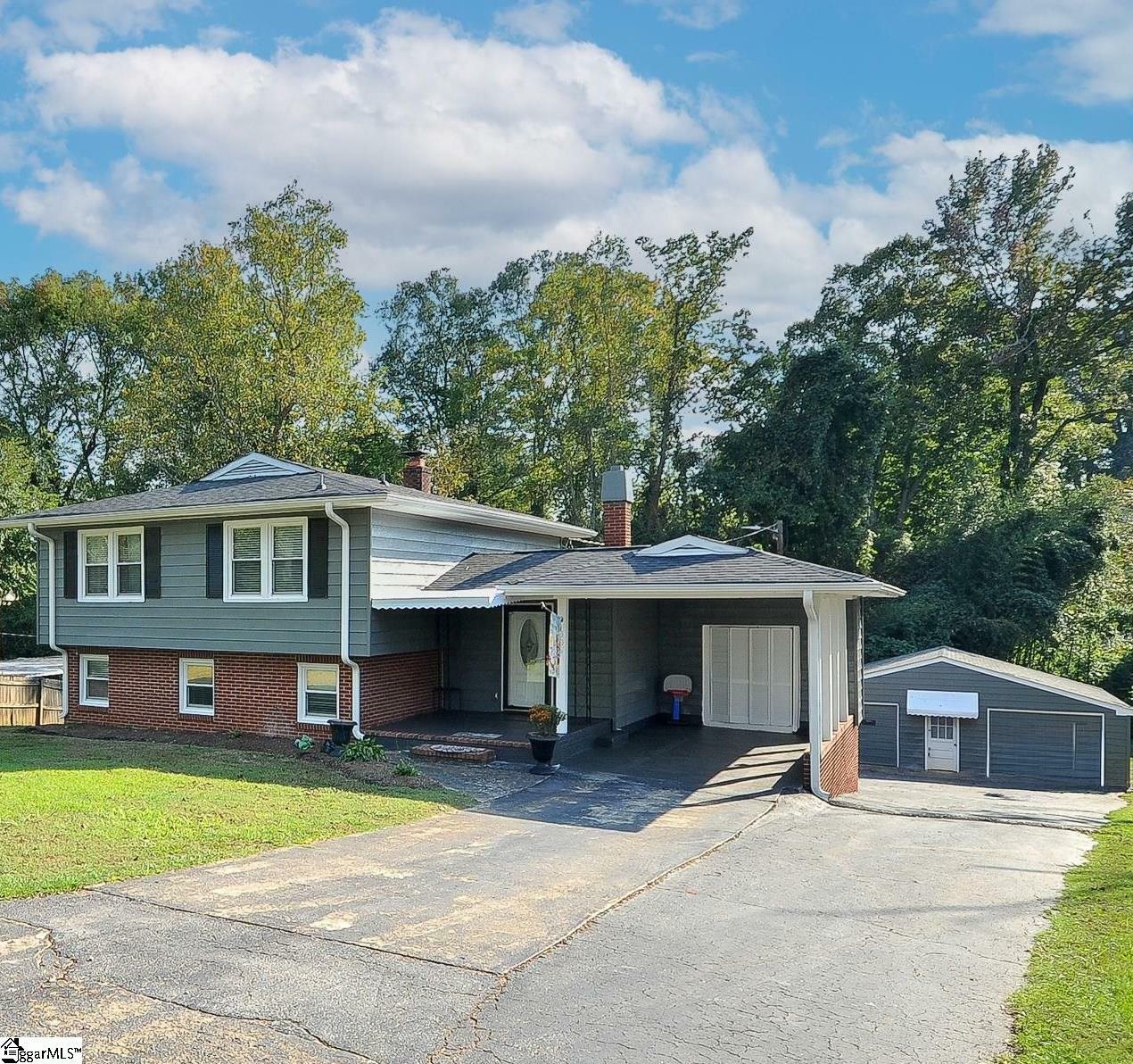 Property Photo:  306 Farmington Road  SC 29605 