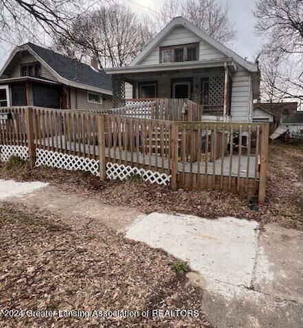 Property Photo:  1004 McCullough Street  MI 48912 