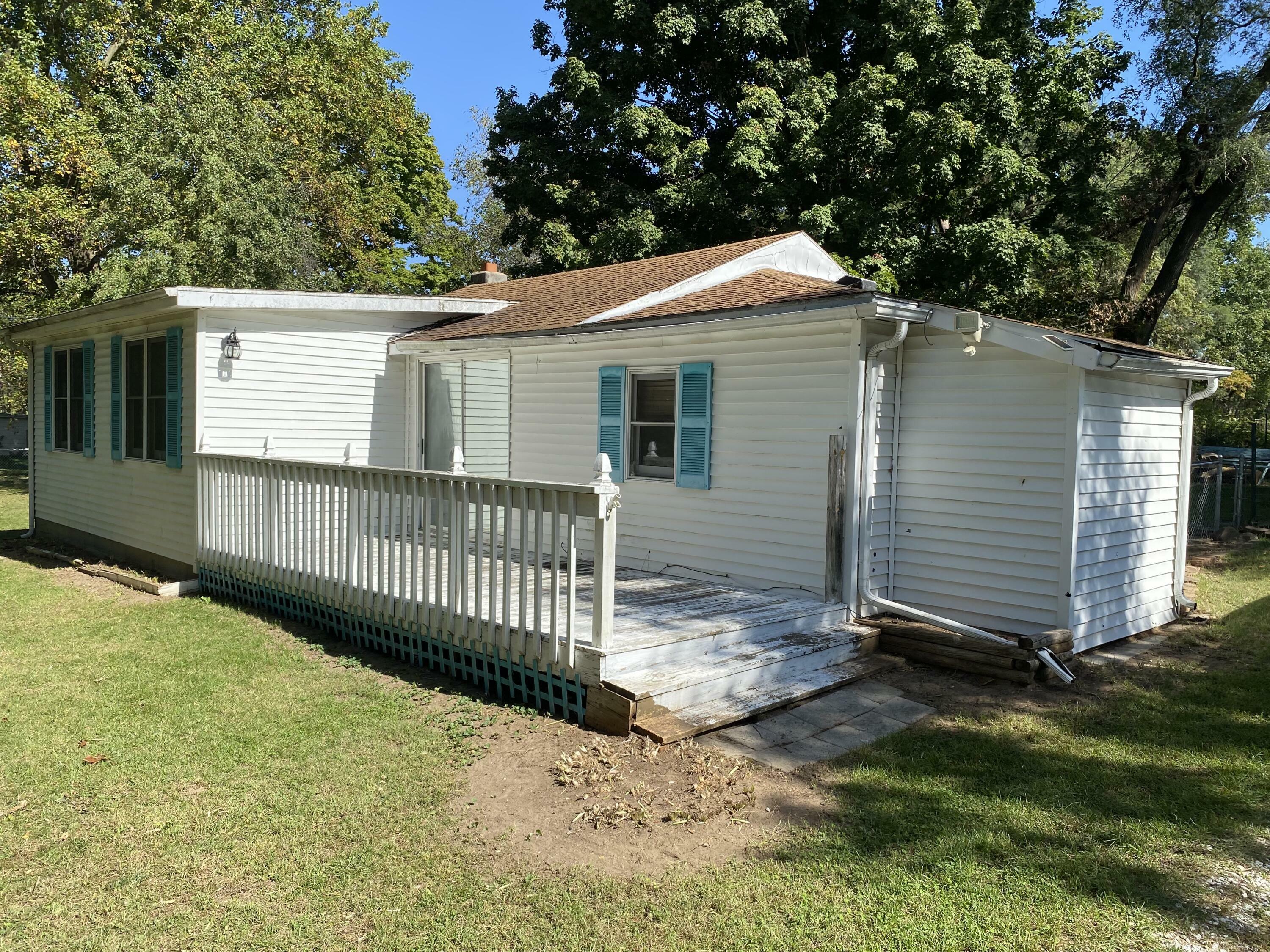 Property Photo: 5540 N State Rd 23 IN 46531