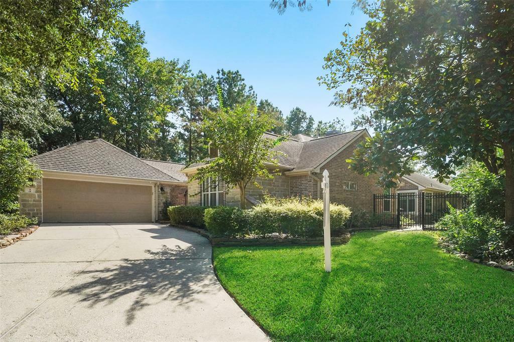 3 Dresden Place  The Woodlands TX 77382 photo