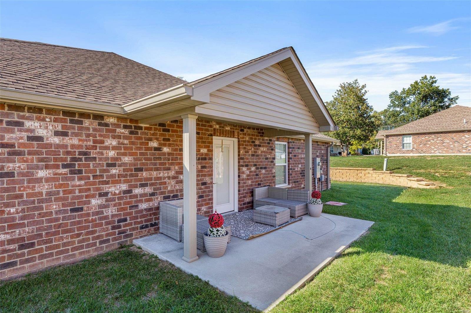 Property Photo:  527 Windsor  MO 63640 